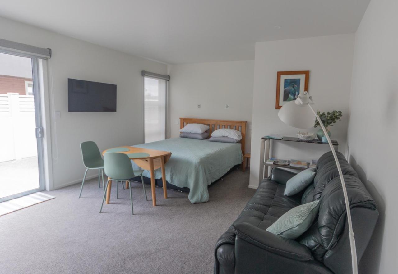 Marsden Cove Canal Haven With Spa Pool One Tree Point Екстер'єр фото